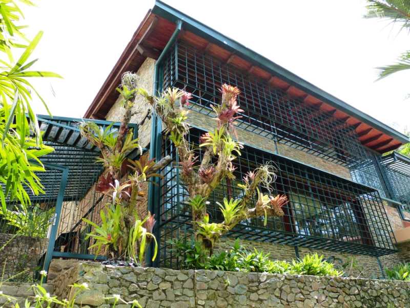 Splendid House in Guataparo Country Club